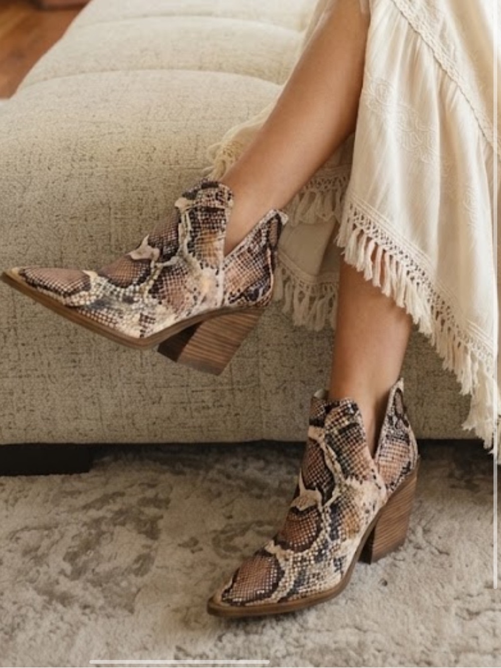 Vince Camuto Gigietta Snakeskin Booties 7.5 Spiced Sand Western